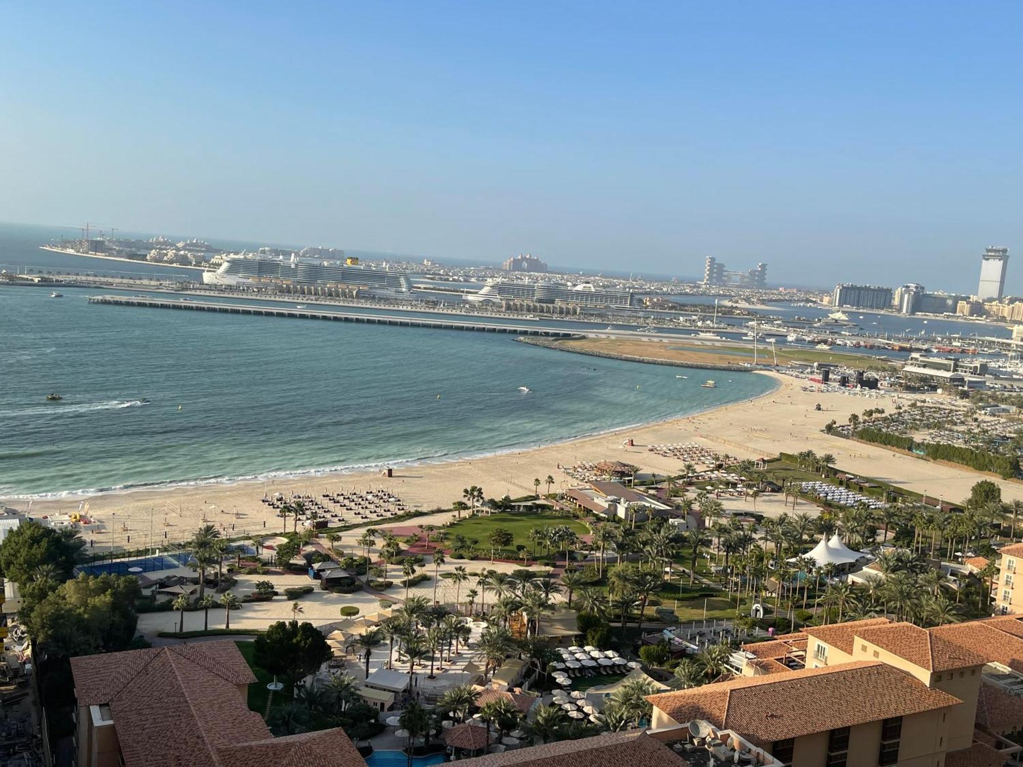 Seaview Beach Hostel Jbr - Walk To Beach - Gym - Pool - Metro Station Dubaj Kültér fotó