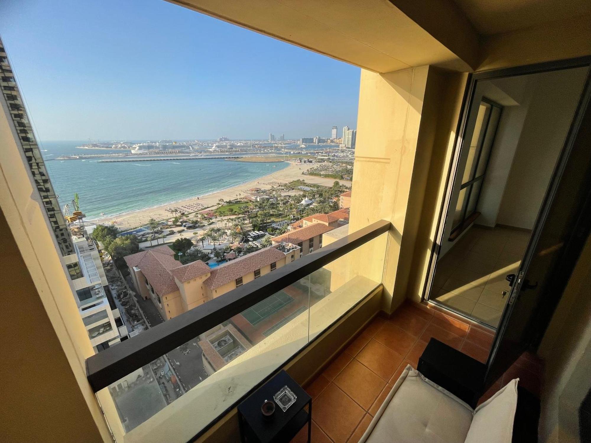 Seaview Beach Hostel Jbr - Walk To Beach - Gym - Pool - Metro Station Dubaj Kültér fotó
