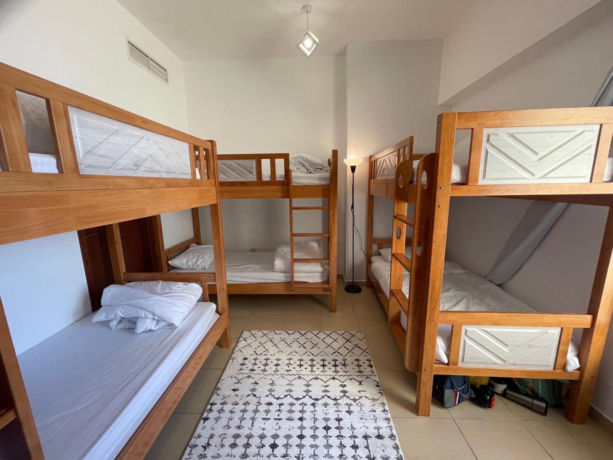 Seaview Beach Hostel Jbr - Walk To Beach - Gym - Pool - Metro Station Dubaj Kültér fotó