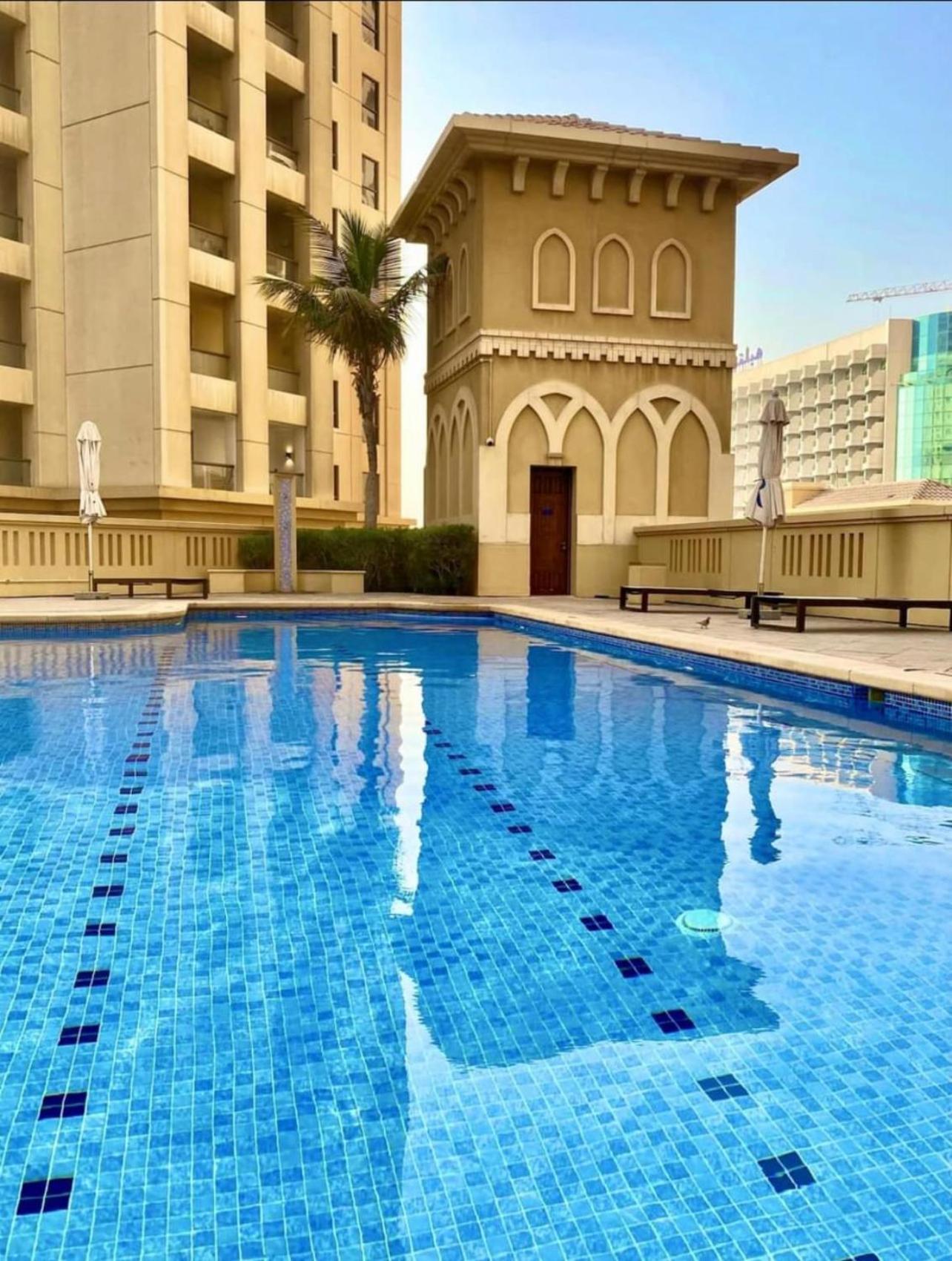 Seaview Beach Hostel Jbr - Walk To Beach - Gym - Pool - Metro Station Dubaj Kültér fotó