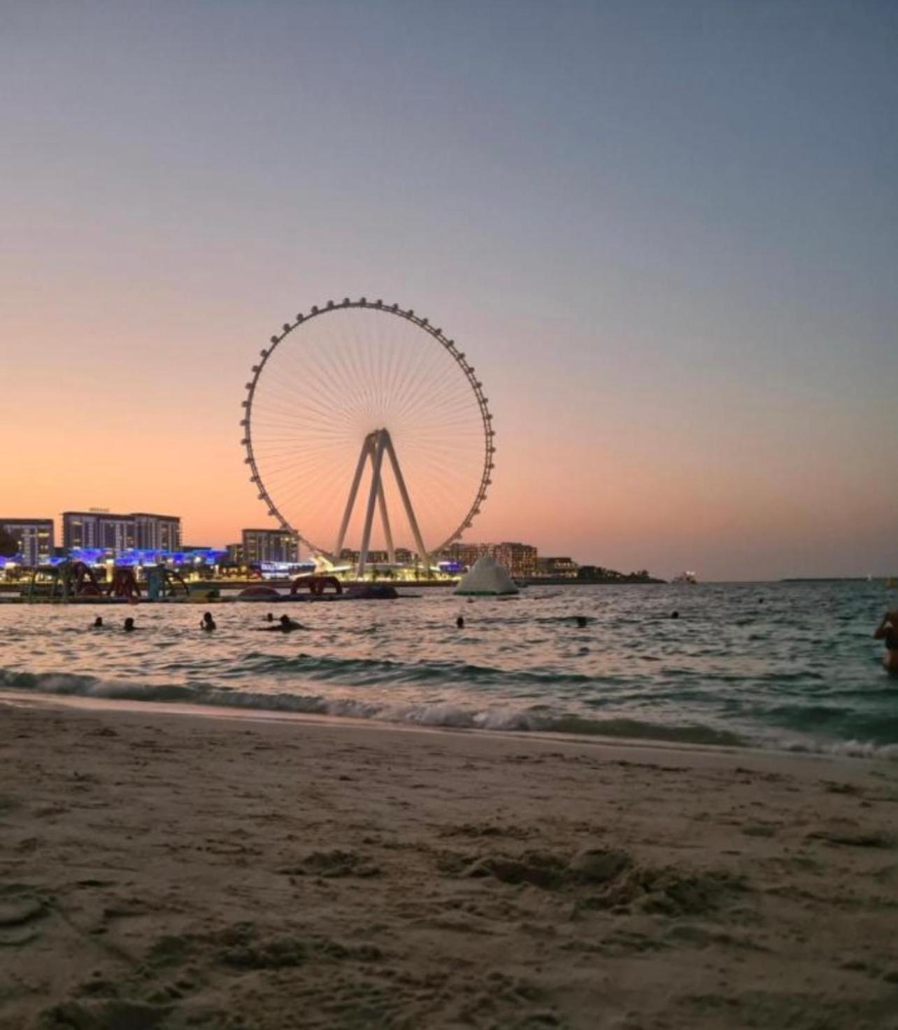 Seaview Beach Hostel Jbr - Walk To Beach - Gym - Pool - Metro Station Dubaj Kültér fotó