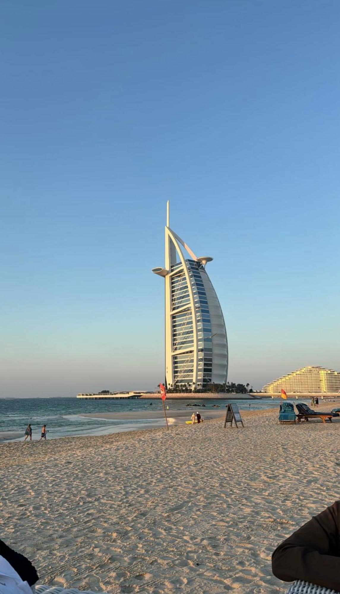 Seaview Beach Hostel Jbr - Walk To Beach - Gym - Pool - Metro Station Dubaj Kültér fotó